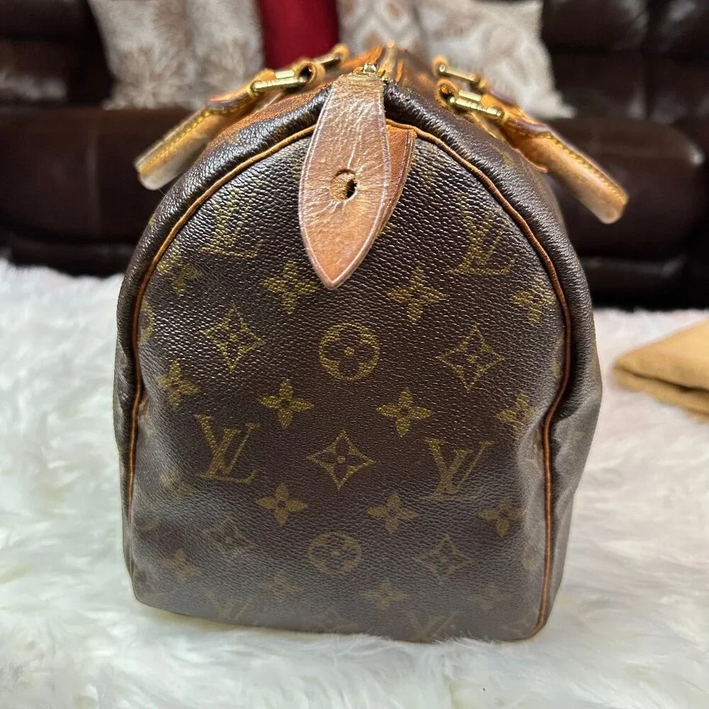 ❌SOLD❌ Authentic Louis Vuitton Monogram Speedy 30 Handbag - Picture 5 of 17